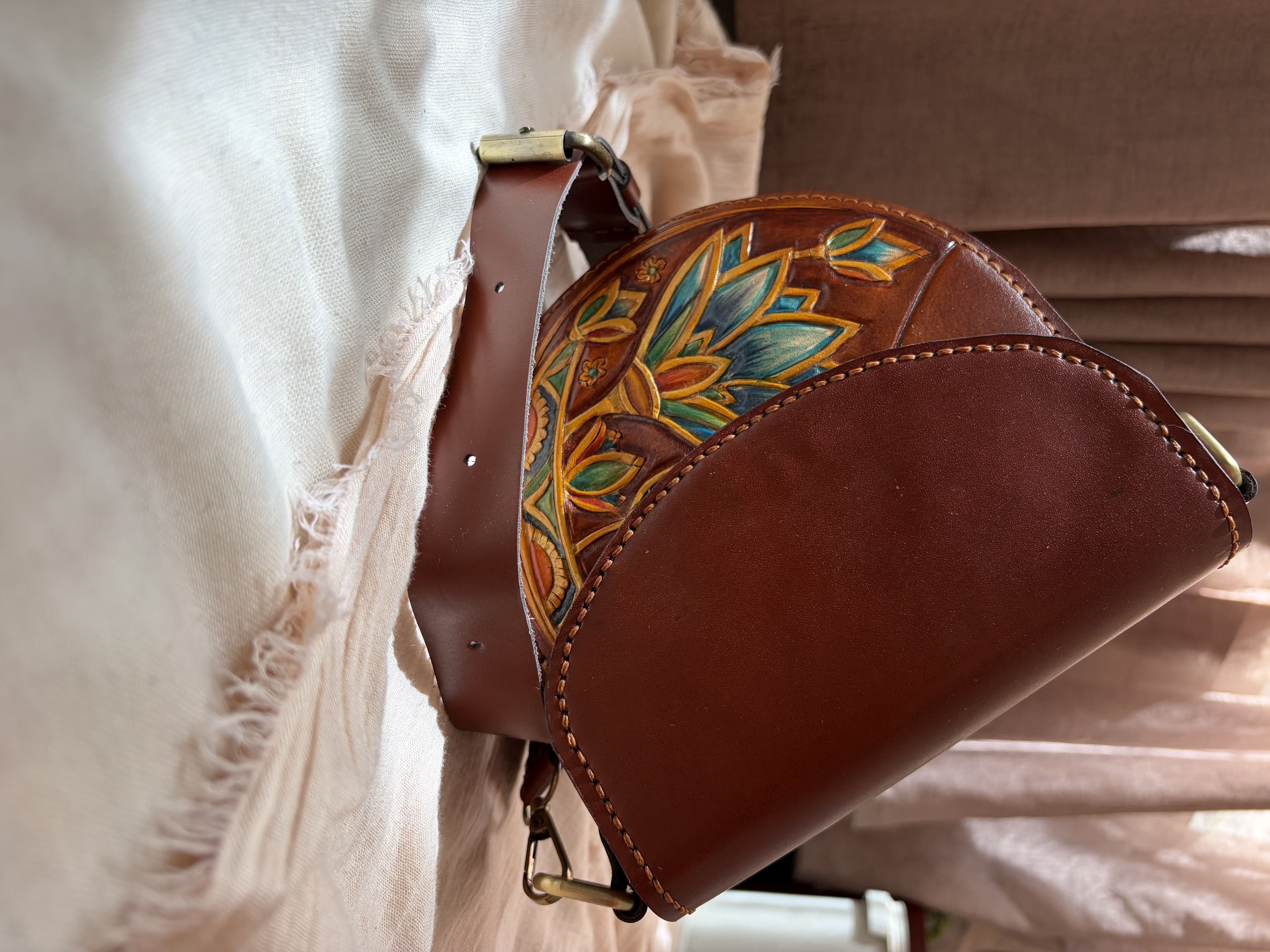 Summer’s louts crossbody bag