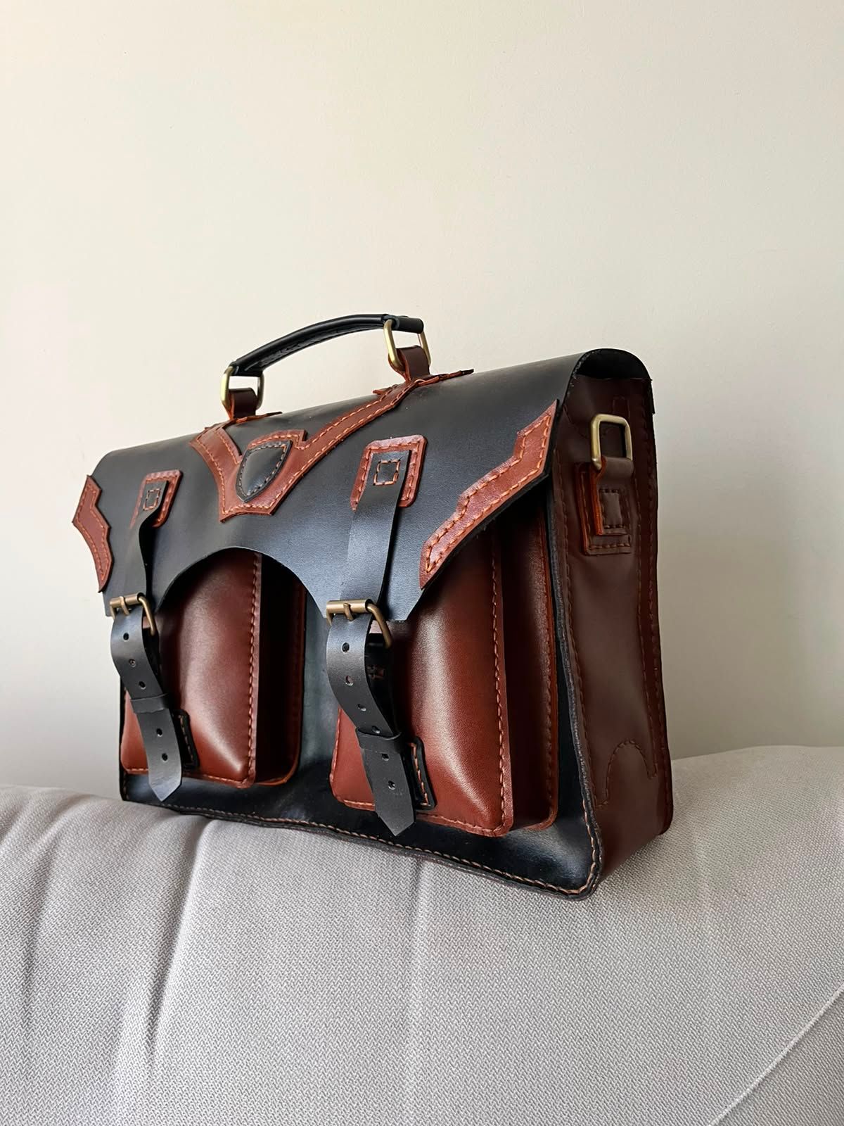 Laptop crossbody bag
